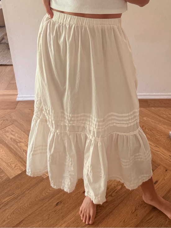 Christy Dawn Dresses & Skirts - Christy Dawn Cream skirt small excellent condition